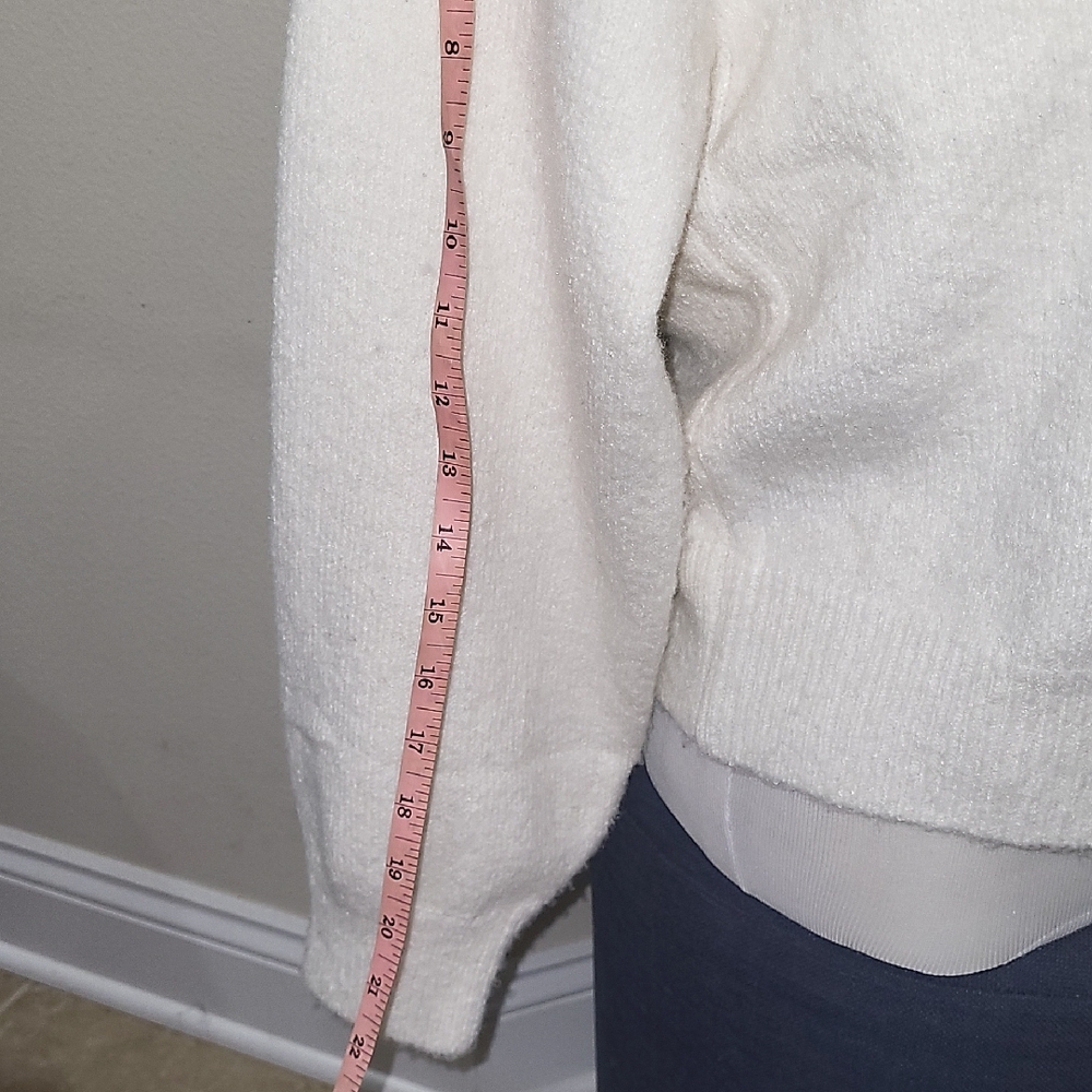 Off White Knit Sweater Showing TEDDY BEAR with Bow design. - Picture 13 of 13